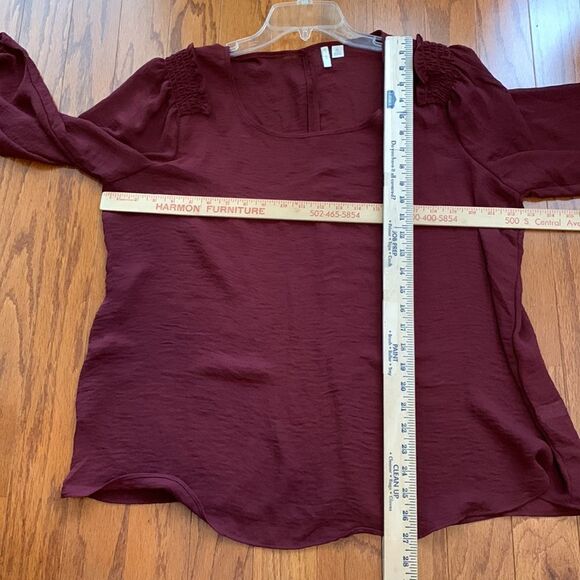 EST 1946 burgundy XL scoop neck blouse with keyhole opening in the back - Picture 7 of 7